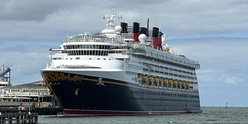 Disney Wonder cruise ship at Station Pier